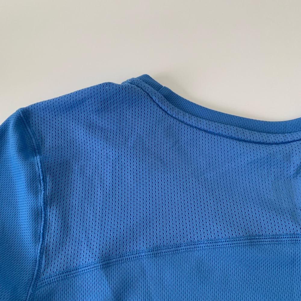 Two piece Women’s Nike Challenger DRI-FIT top - Picture 7 of 7
